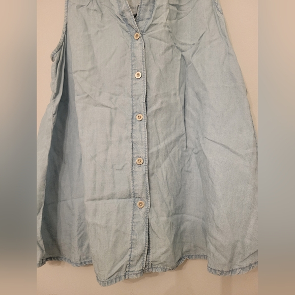 Cloth & Stone Chambray Top - Picture 3 of 9